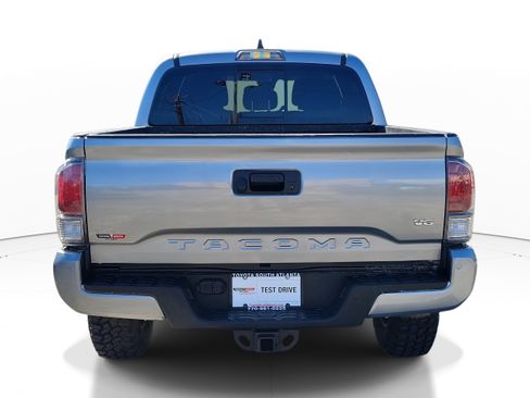 Used 2020 Toyota Tacoma TRD Sport w/ Technology Package image 5