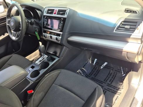 Used 2019 Subaru Outback 2.5i AWD/4WD image 35