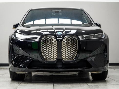 Used 2023 BMW iX M60 w/ Executive Package image 8