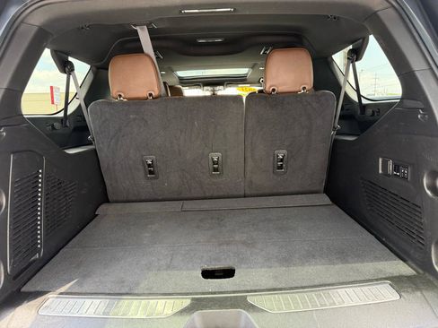 Used 2021 Chevrolet Suburban High Country w/ Premium Package AWD/4WD image 8