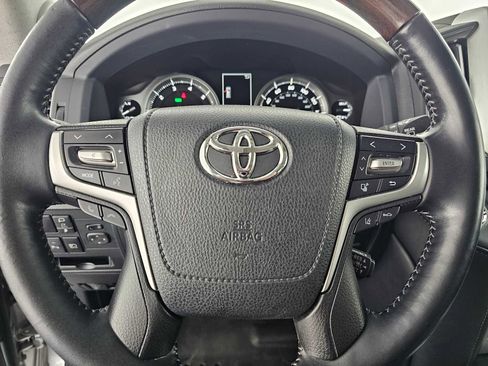 Used 2019 Toyota Land Cruiser image 24