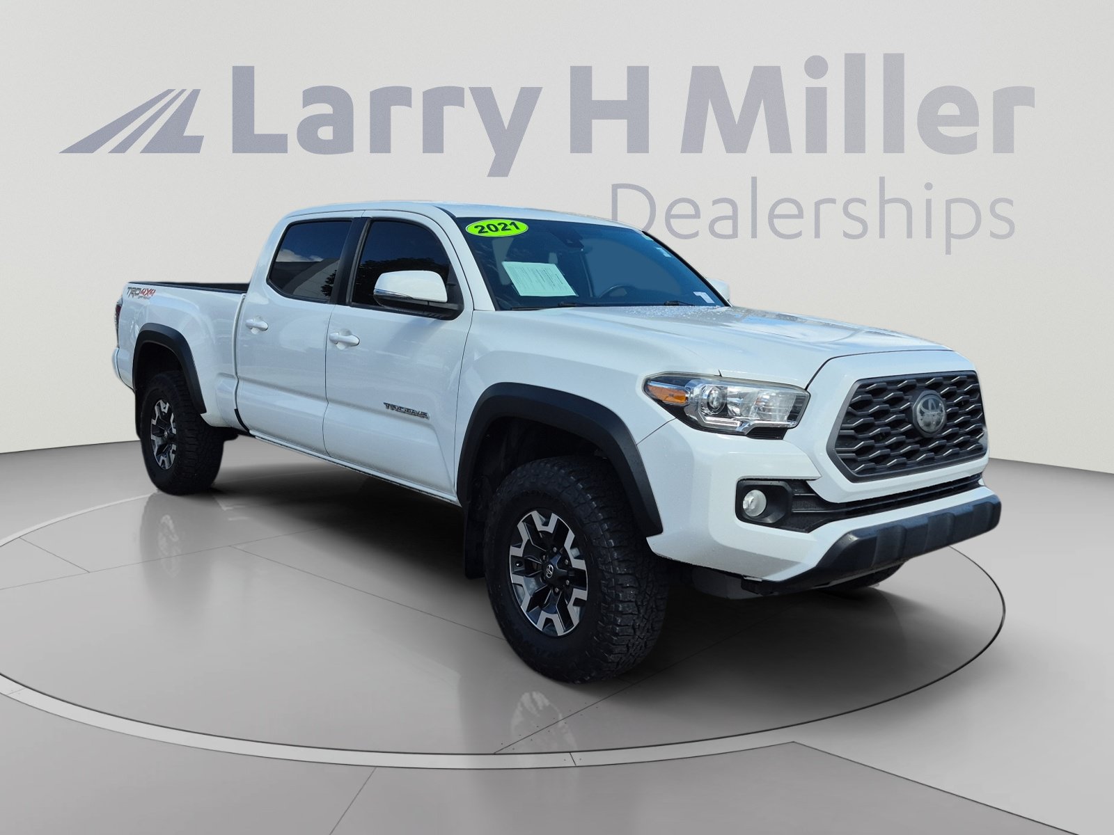 Used 2021 Toyota Tacoma TRD Off-Road w/ Technology Package AWD/4WD image 7