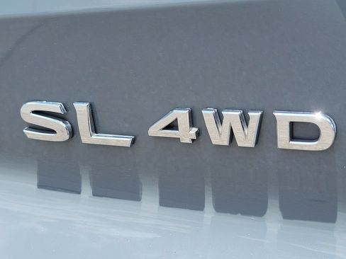 Used 2023 Nissan Pathfinder SL AWD/4WD image 12