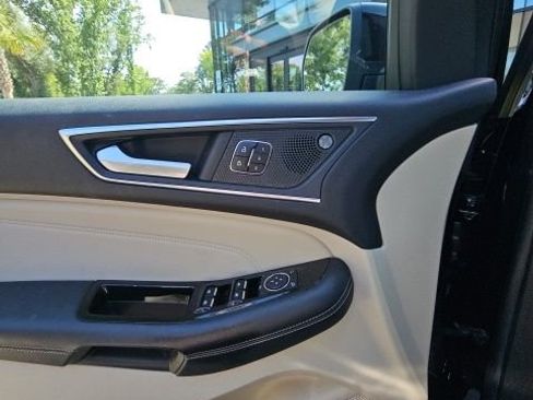 Used 2019 Ford Edge Titanium w/ Equipment Group 301A FWD image 7