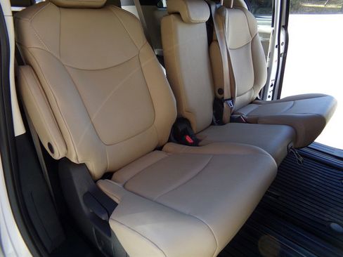 Used 2024 Toyota Sienna XLE image 58