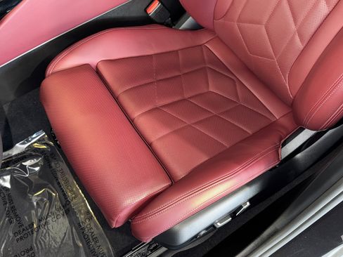 Certified 2025 BMW 530i image 33