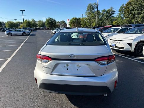 Used 2025 Toyota Corolla LE FWD image 6