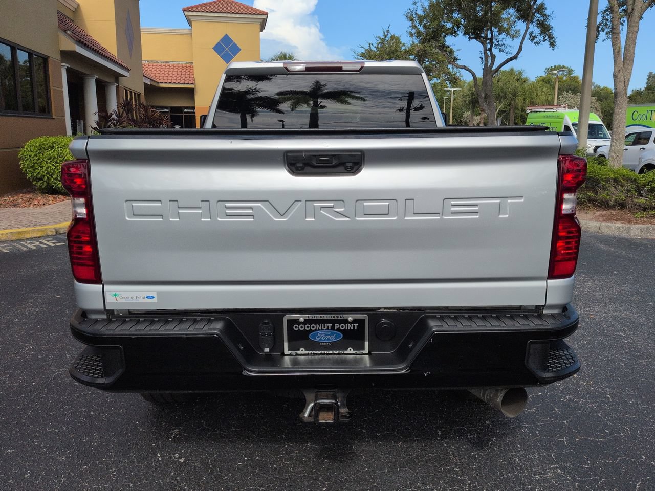 Used 2023 Chevrolet Silverado 2500 Custom w/ Custom Value Package AWD/4WD image 5