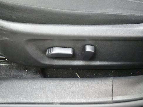 Used 2025 Nissan Altima 2.5 SV FWD image 12