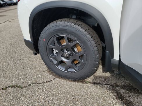 New 2026 Honda Pilot TrailSport image 19