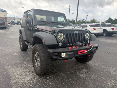 Used 2015 Jeep Wrangler Rubicon w/ Power Convenience Group AWD/4WD image 2