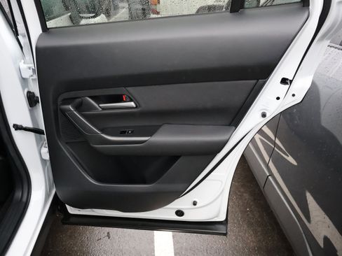 Used 2025 MAZDA CX-50 AWD 2.5 Hybrid w/ Premium Pkg image 10