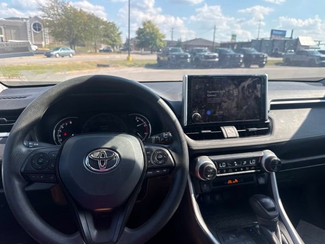 Used 2023 Toyota RAV4 XLE FWD image 28