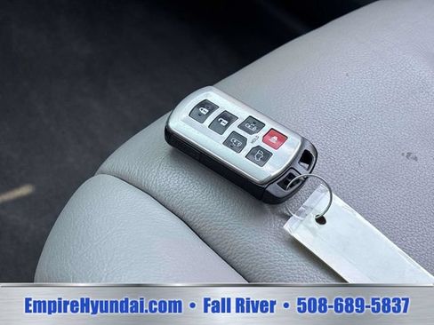 Used 2018 Toyota Sienna XLE w/ XLE Navigation Package AWD/4WD image 30