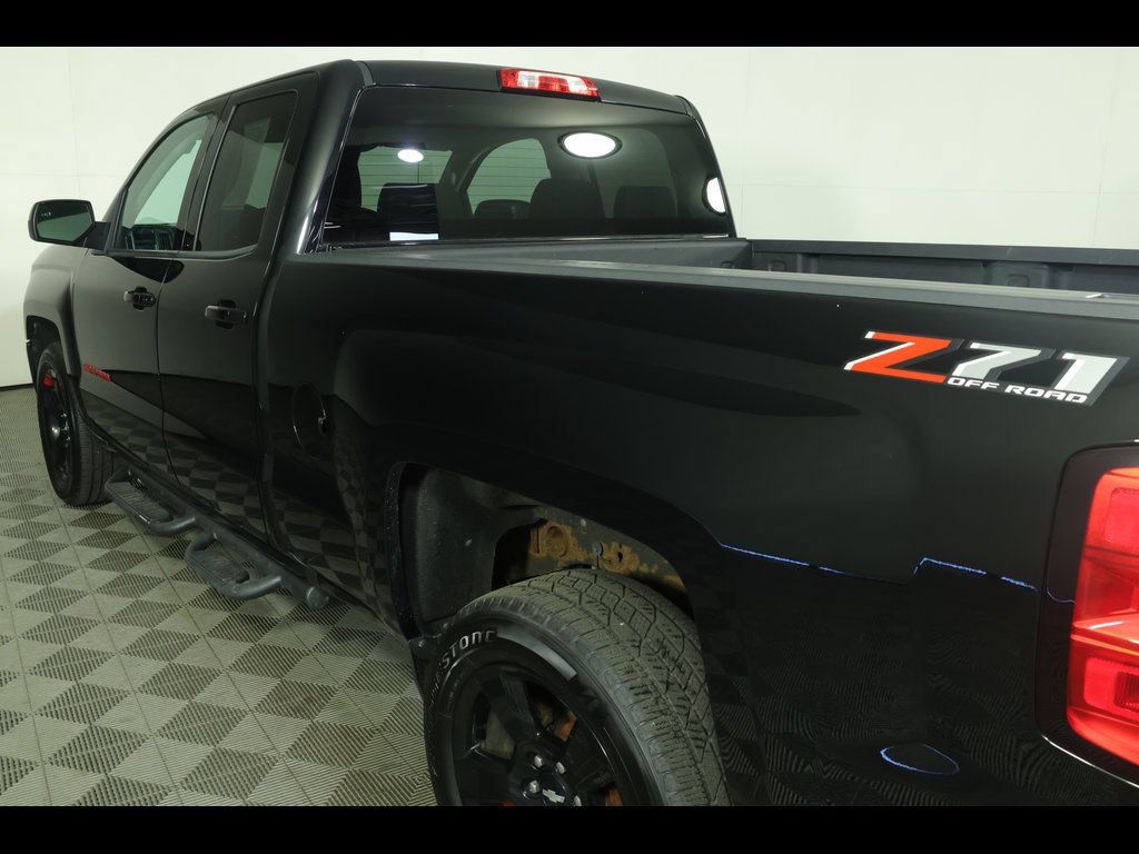 Used 2018 Chevrolet Silverado 1500 LT w/ Redline Edition AWD/4WD image 19