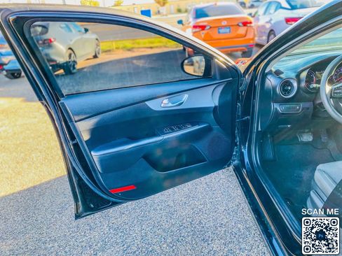 Used 2023 Kia Forte LXS image 17