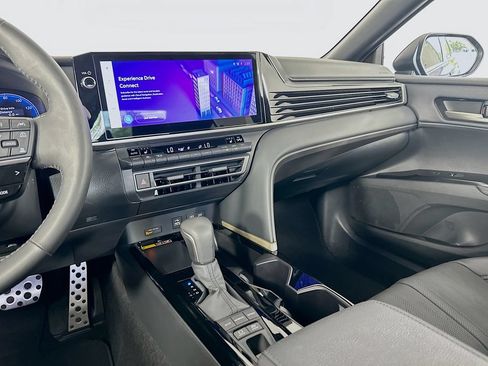 Used 2025 Toyota Camry XSE FWD image 22