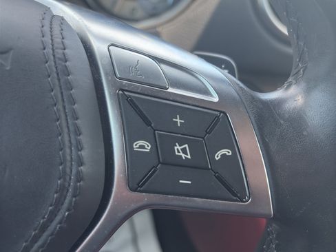 Used 2015 Mercedes-Benz SL 550 image 16
