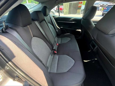 Used 2019 Toyota Camry LE FWD image 19