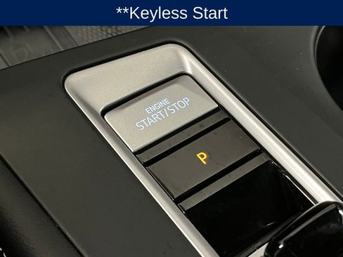 Used 2025 Volkswagen Atlas Cross Sport SE image 15