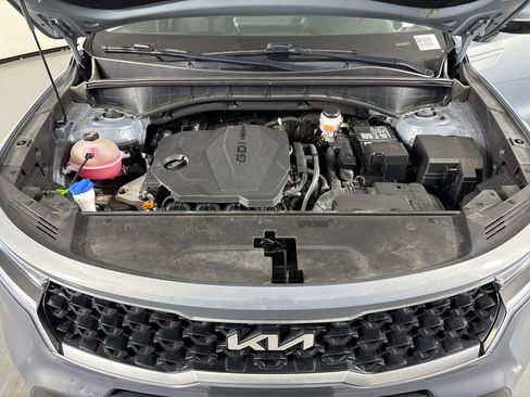 Used 2023 Kia Sorento LX FWD image 42