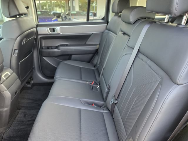 Used 2025 Hyundai Santa Fe SEL FWD image 12