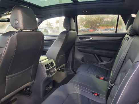 New 2026 Volkswagen Atlas Cross Sport SE FWD image 5