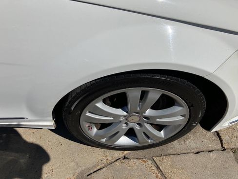 Used 2013 Mercedes-Benz C 300 4MATIC Sedan image 18