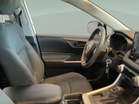 Used 2021 Toyota RAV4 LE FWD image 28