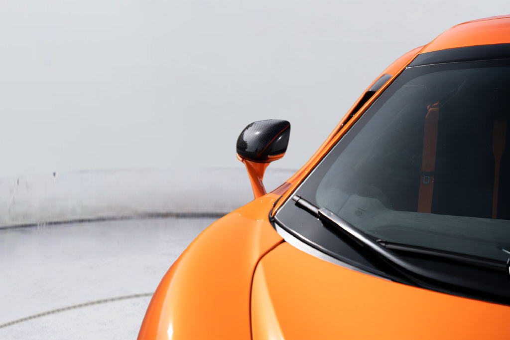 Used 2018 McLaren 570S Spider RWD image 24