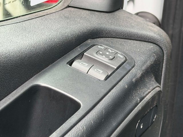 Used 2025 Mercedes-Benz Sprinter 2500 image 17