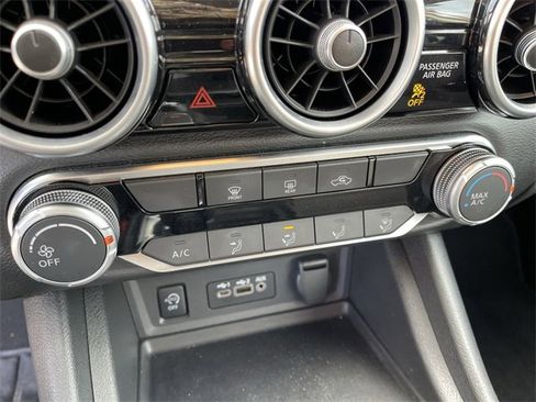 Used 2024 Nissan Sentra SV image 18