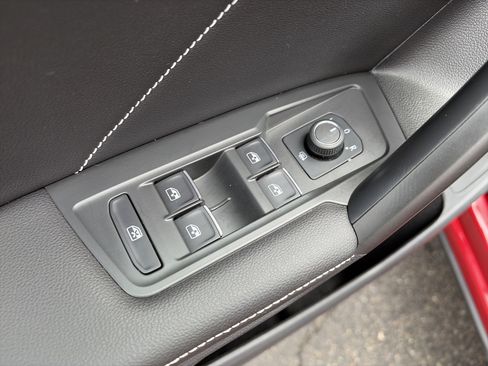 Certified 2024 Volkswagen Tiguan SE R-Line AWD/4WD image 16