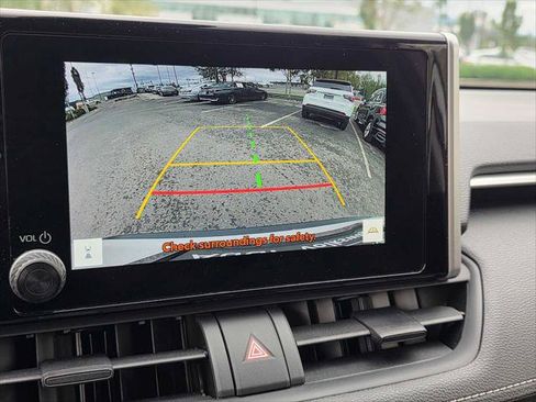 Used 2025 Toyota RAV4 LE AWD/4WD image 28