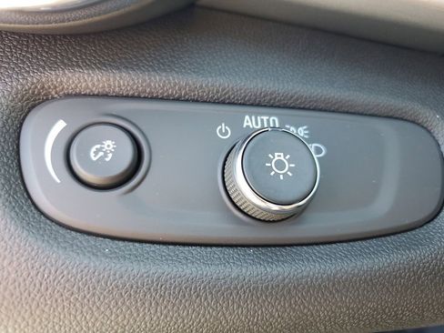 New 2026 Chevrolet Trax LT image 22