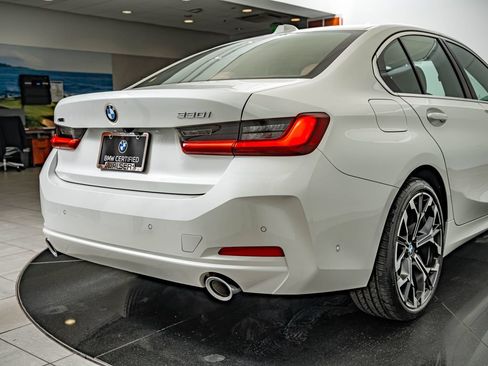 Used 2025 BMW 330i xDrive Sedan w/ M Sport Package AWD/4WD image 17