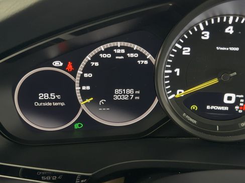 Used 2021 Porsche Cayenne E-Hybrid AWD/4WD image 23