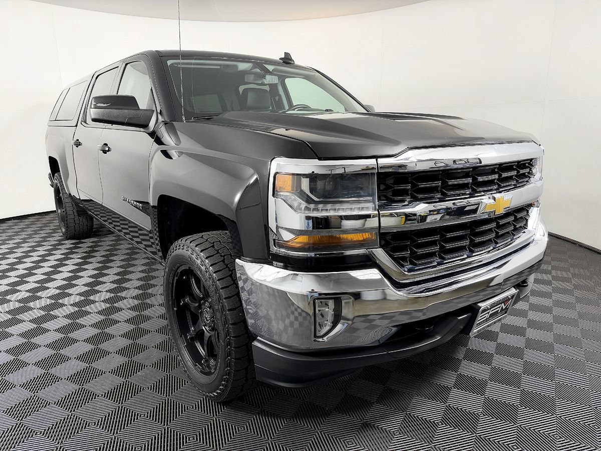 Used 2017 Chevrolet Silverado 1500 LT w/ All Star Edition AWD/4WD image 5