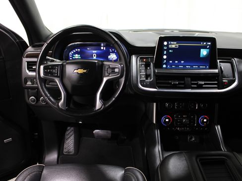 Used 2022 Chevrolet Suburban Premier image 2
