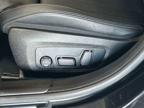 Used 2026 BMW 330i Sedan w/ Convenience Package RWD image 17