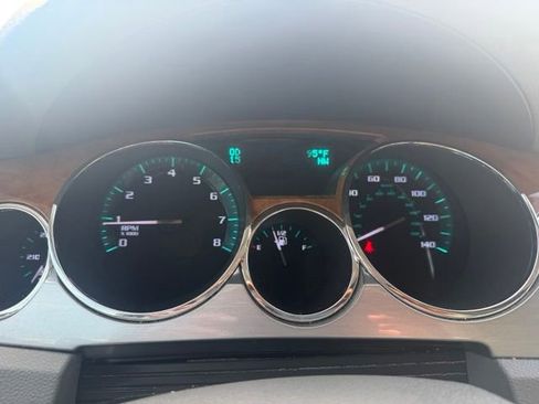 Used 2011 Buick Enclave CXL FWD image 5