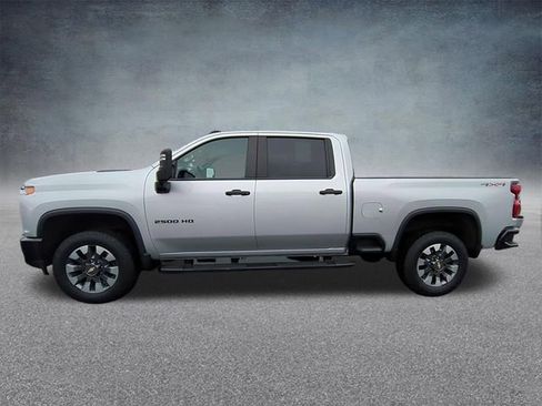 Certified 2022 Chevrolet Silverado 2500 Custom w/ Custom Value Package AWD/4WD image 6