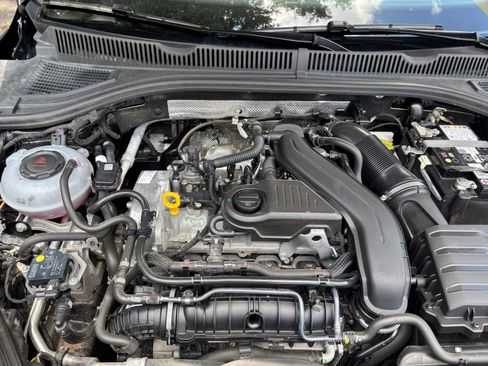 Used 2025 Volkswagen Jetta SE FWD image 33