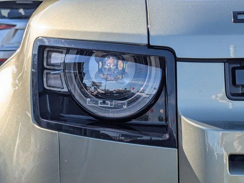 Used 2023 Land Rover Defender 110 X-Dynamic SE image 28