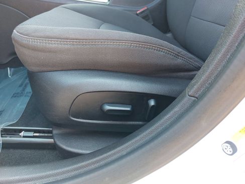 Used 2019 Chevrolet Cruze LT w/ Convenience Package FWD image 28