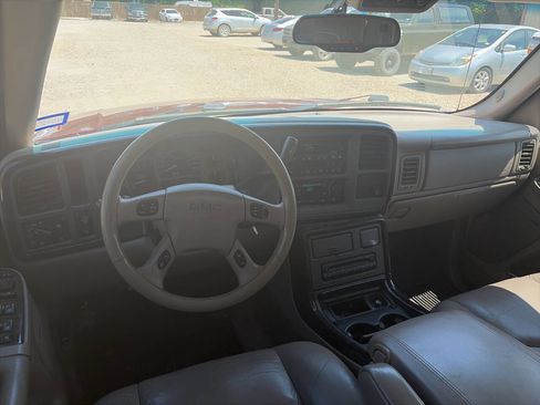 Used 2003 GMC Yukon Denali AWD/4WD image 7