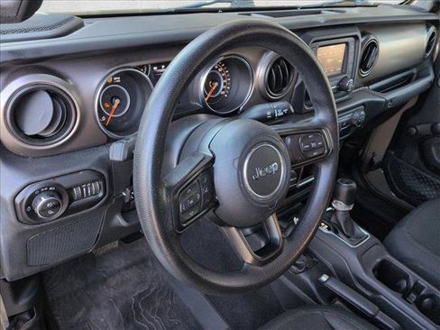 Used 2020 Jeep Gladiator Sport image 9