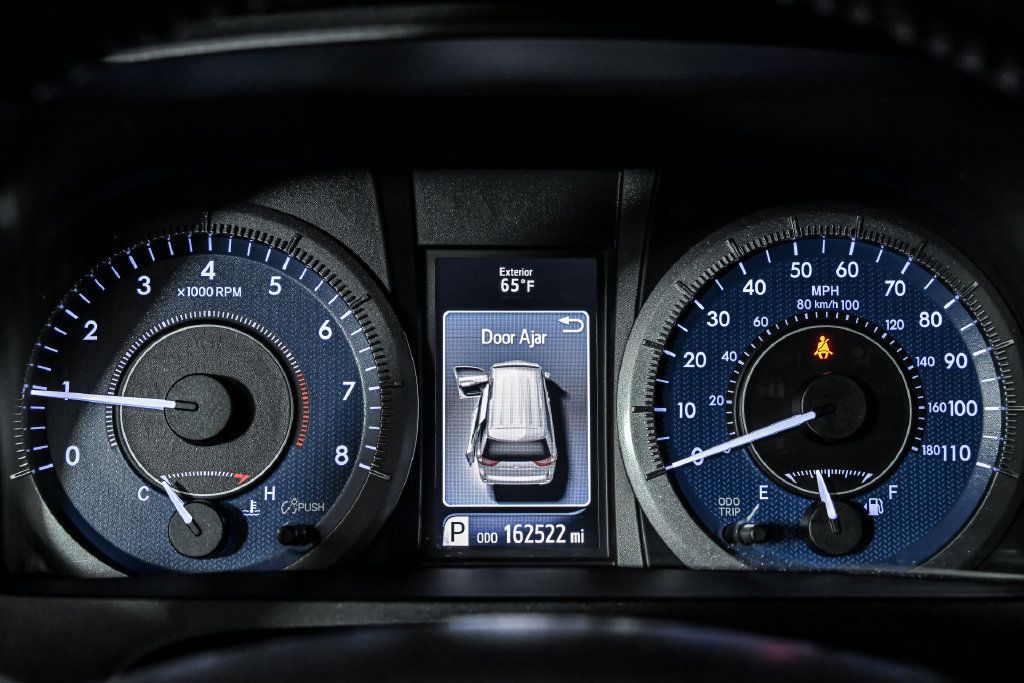 Used 2015 Toyota Sienna XLE FWD image 18
