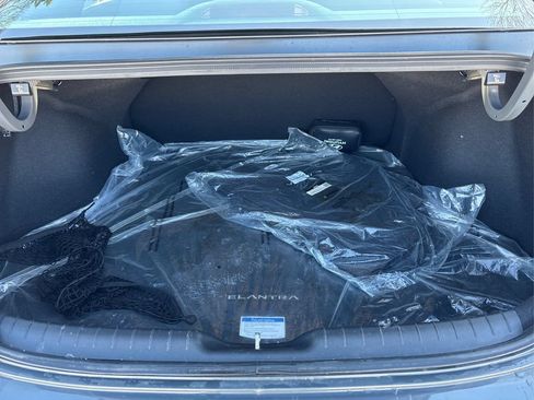 Used 2025 Hyundai Elantra SEL FWD image 12