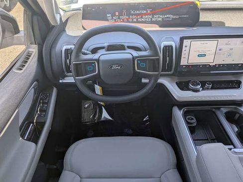 New 2026 Ford Expedition Active RWD image 15